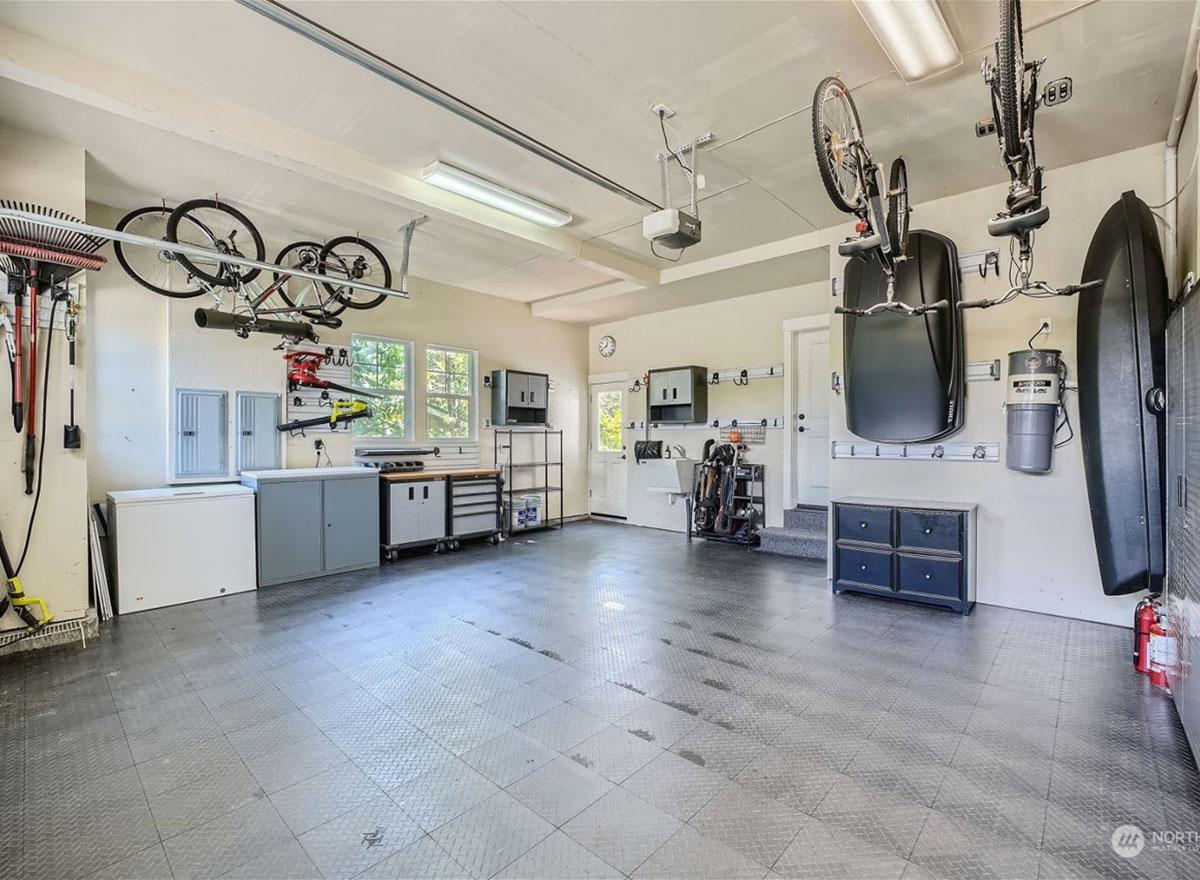 Garage Garage
