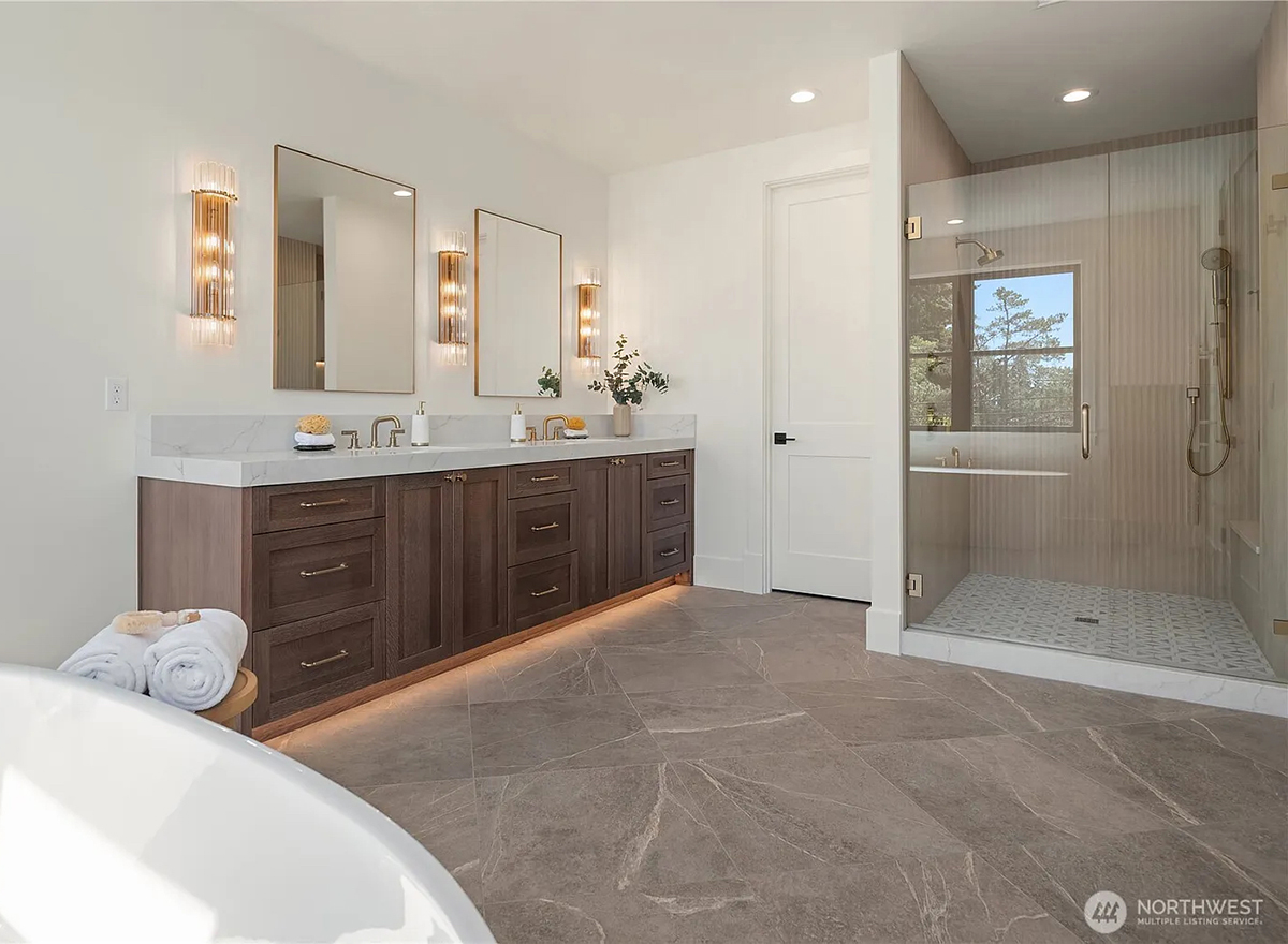 Bath 1 Bath 1